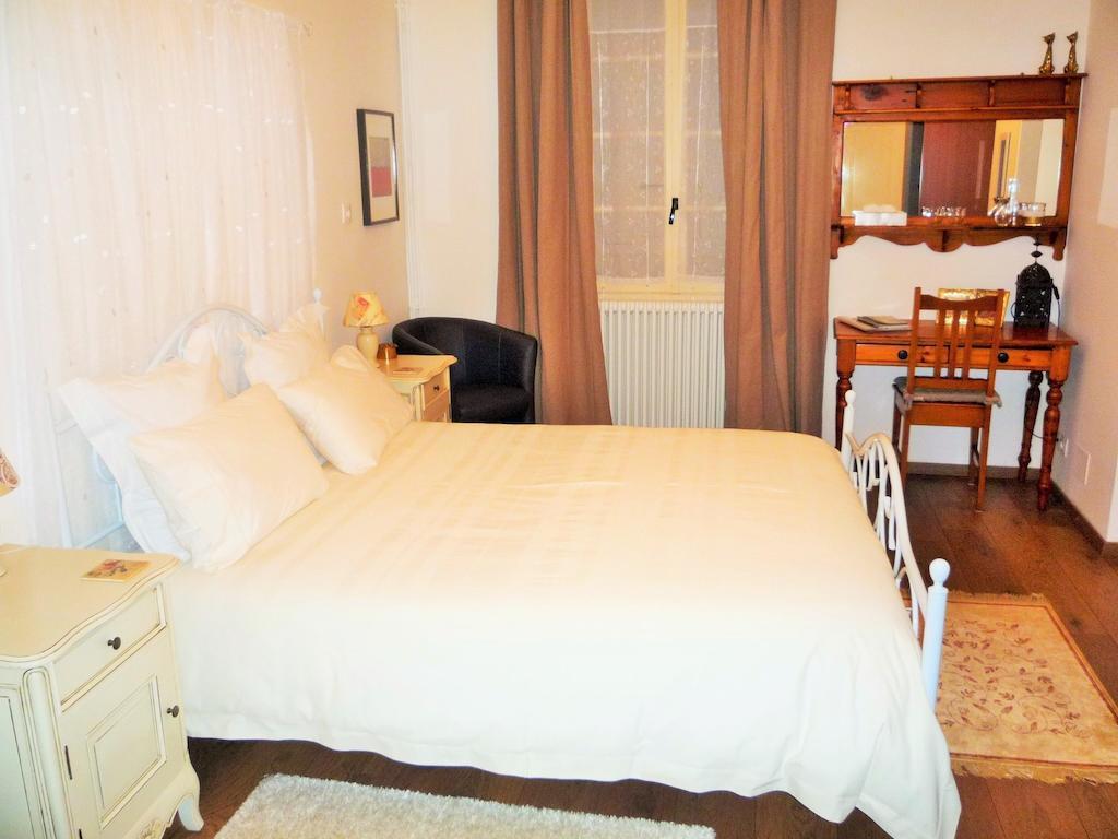 Bed and Breakfast Chez Edèll Monpazier Habitación foto